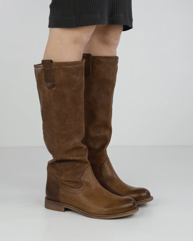 Low heel boots heel 1 cm brown suede