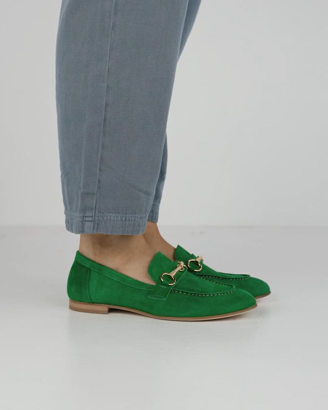 Loafers heel 1 cm green suede