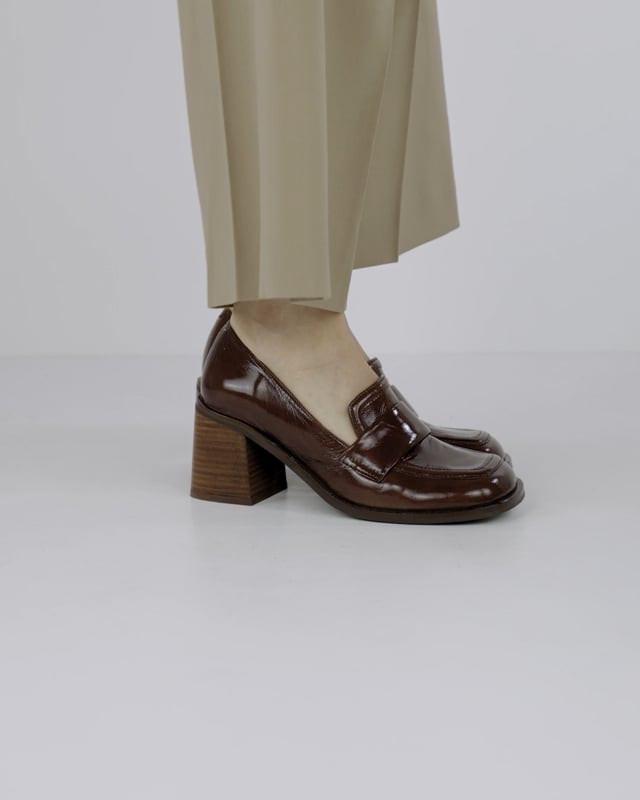 Loafers heel 8 cm dark brown patent