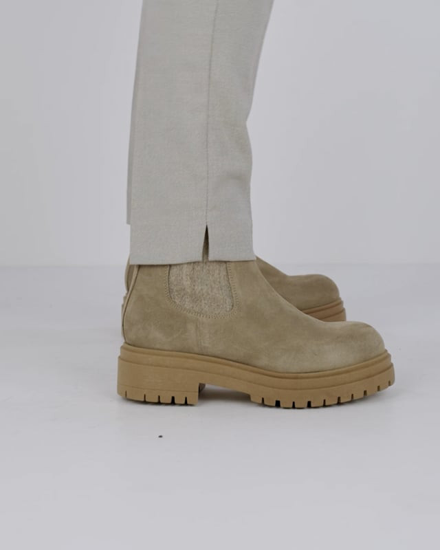 Low heel ankle boots heel 3 cm beige suede