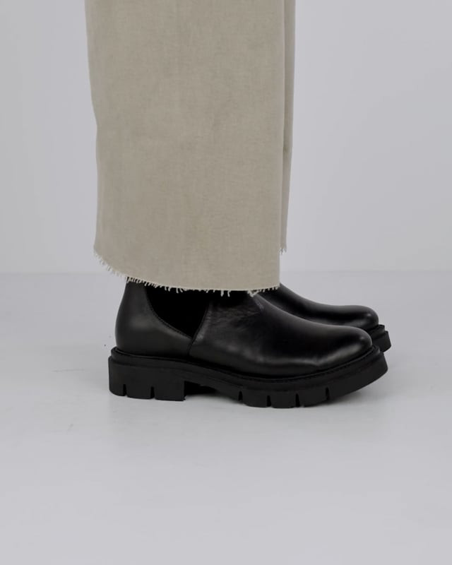 Low heel ankle boots heel 4 cm black leather