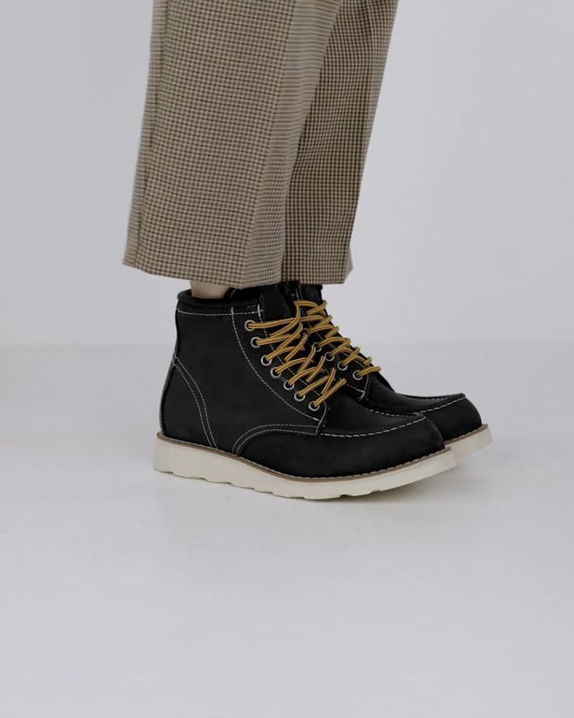 Combat boots heel 1 cm black nabuk