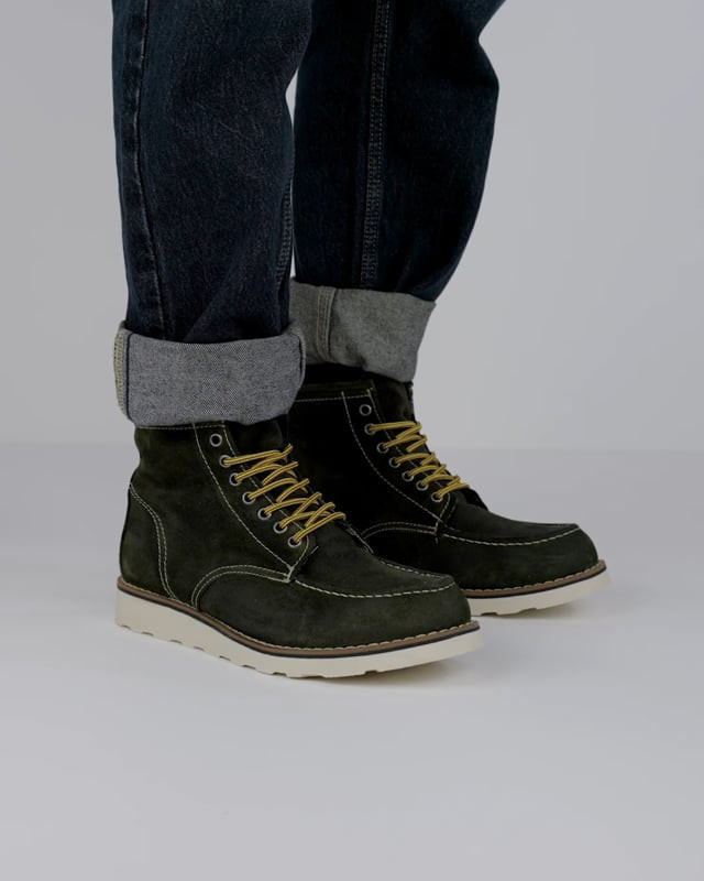 Combat boots green suede