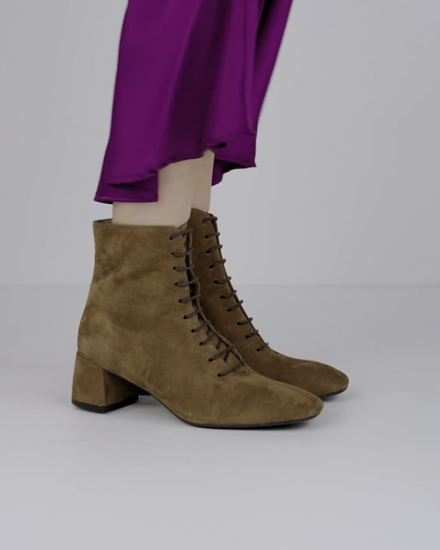 High heel ankle boots heel 5 cm brown suede
