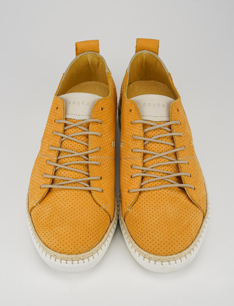 Sneakers yellow nabuk