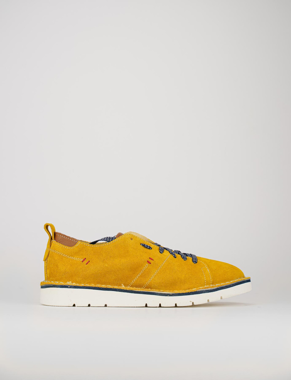 Sneakers yellow chamois