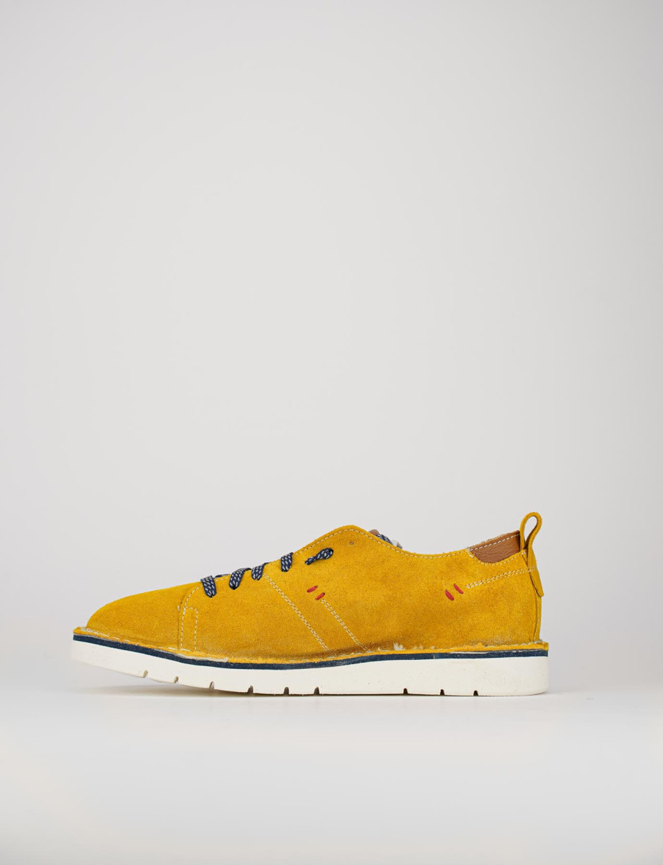 Sneakers yellow chamois