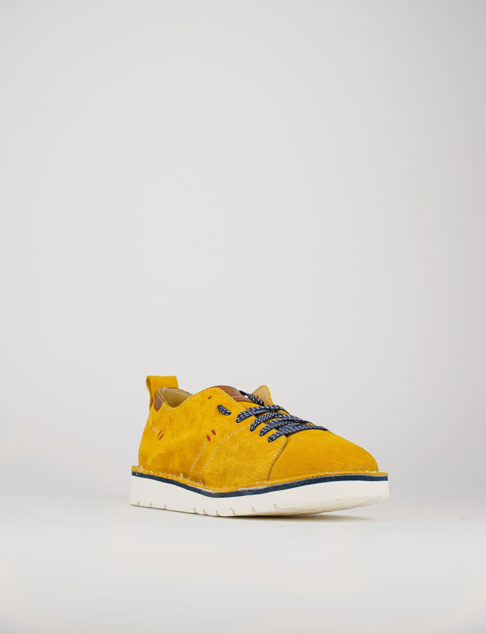 Sneakers yellow chamois