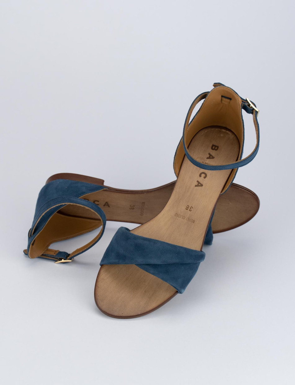 Sandalo tacco 1cm blu camoscio