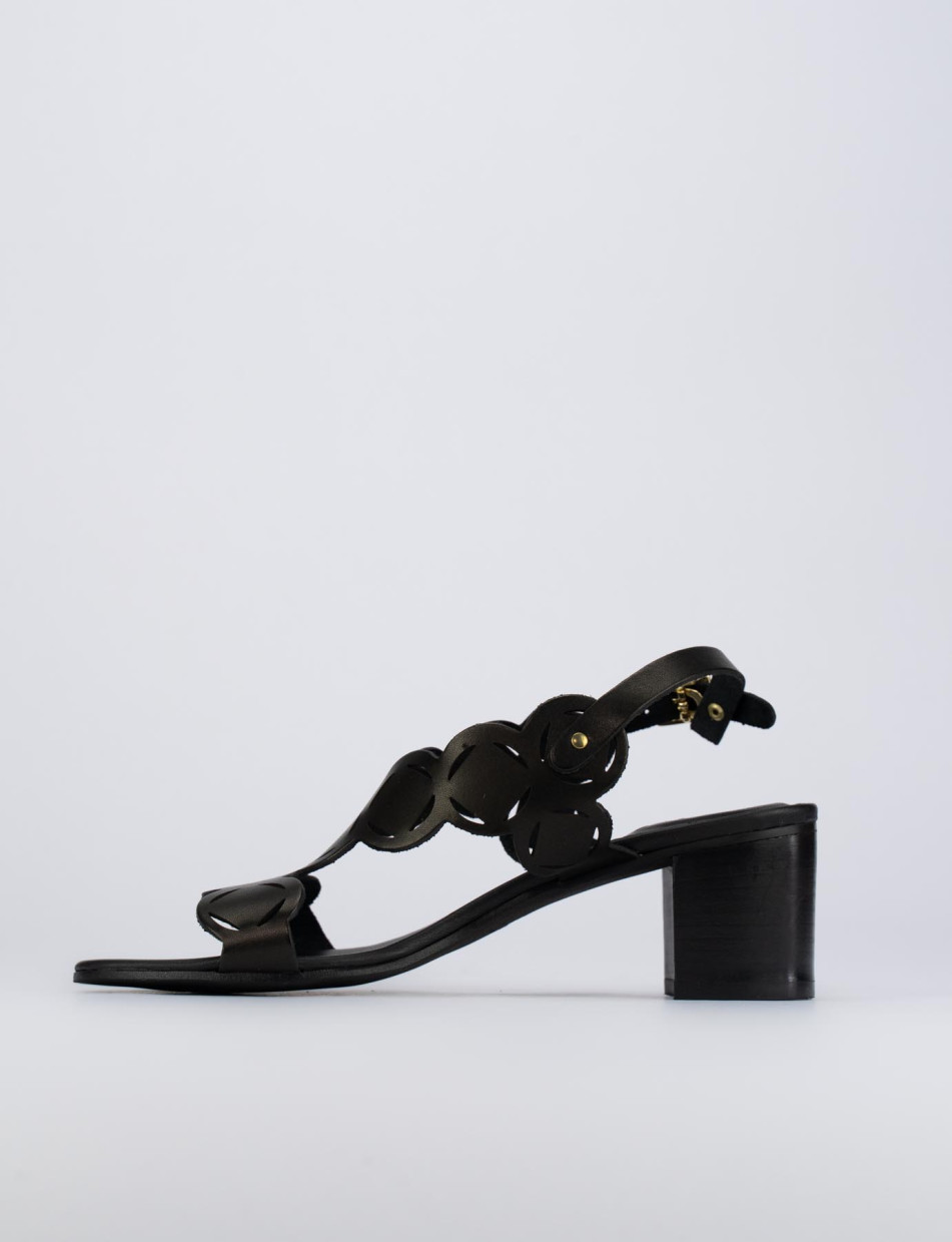 Sandalo tacco 5 cm nero pelle