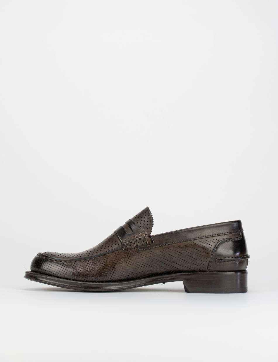 Loafers dark brown leather