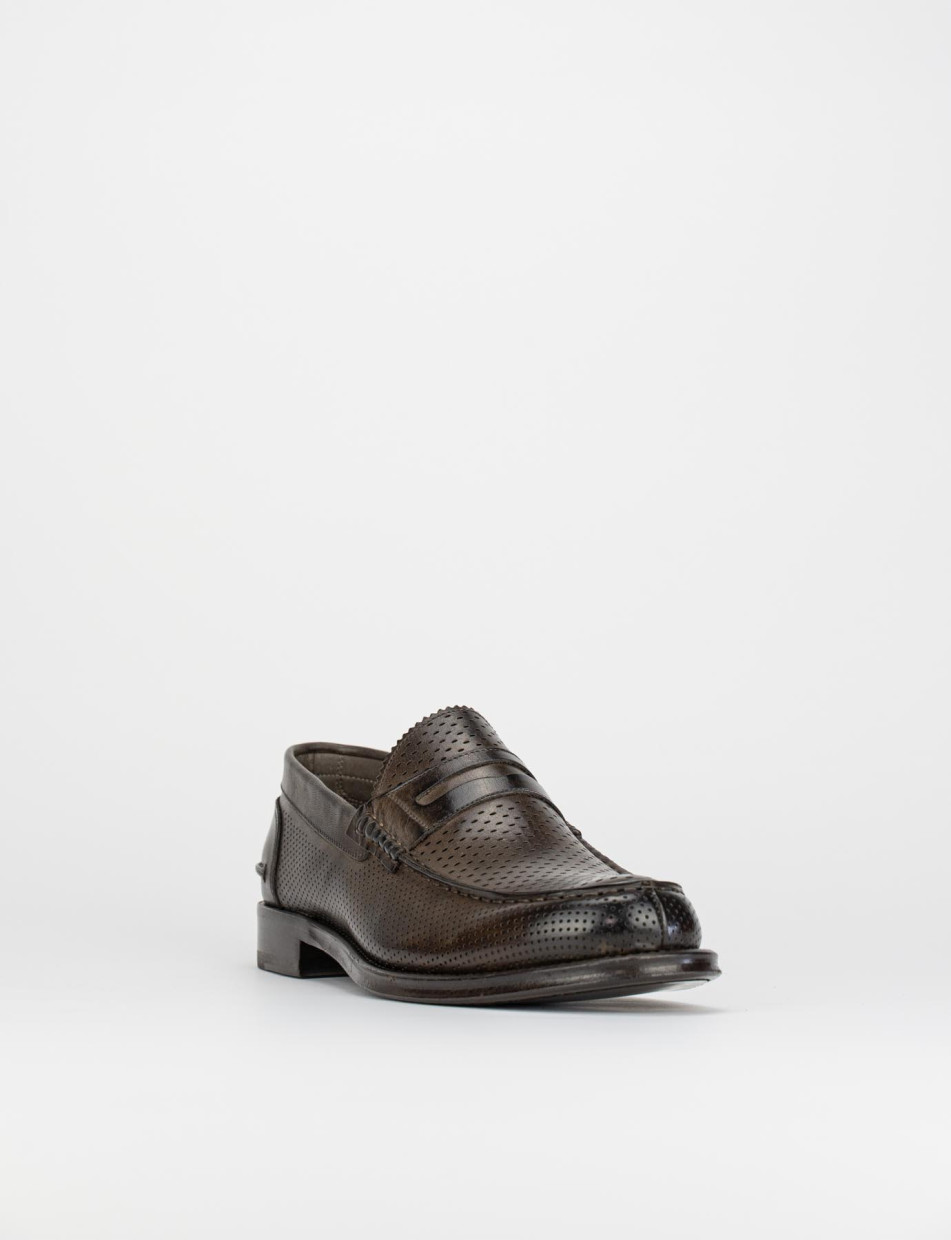 Loafers dark brown leather