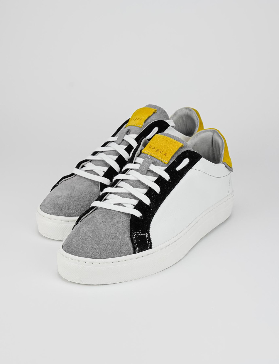 Sneakers grey leather