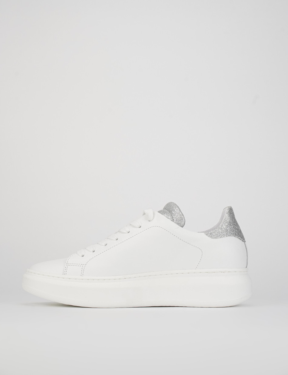 Sneakers white leather