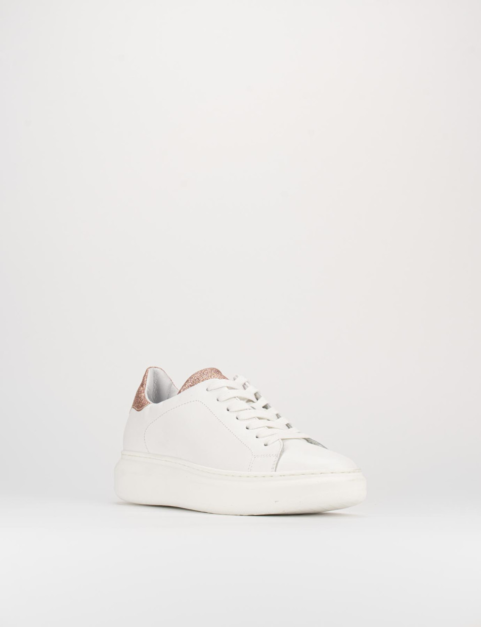 Sneakers white leather