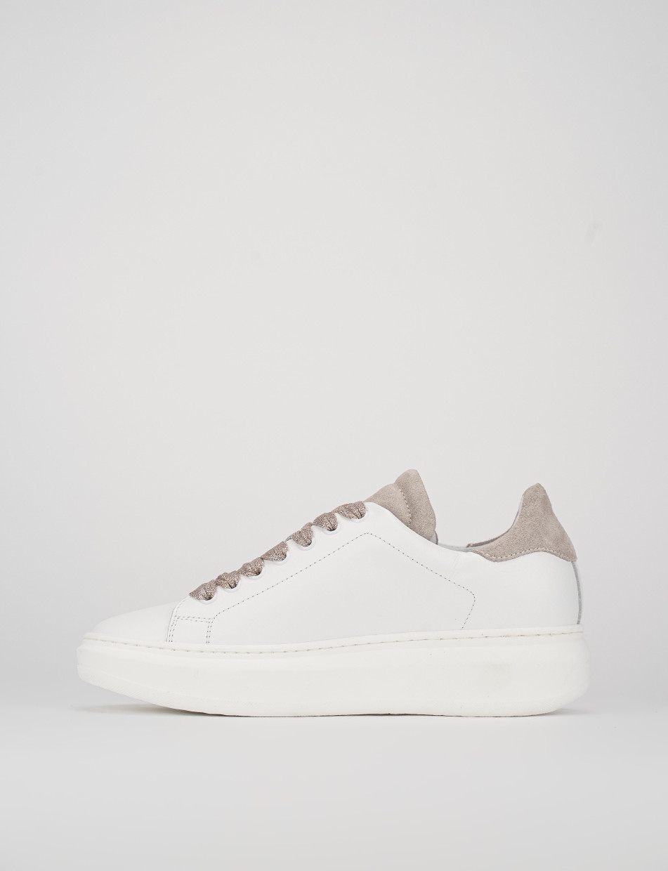 Sneakers white leather