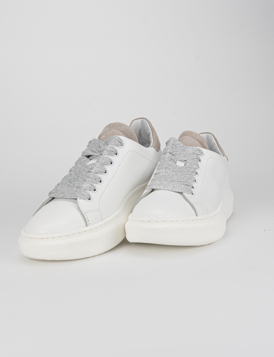 Sneakers white leather