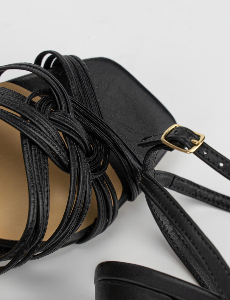 Sandalo tacco 8 cm nero pelle