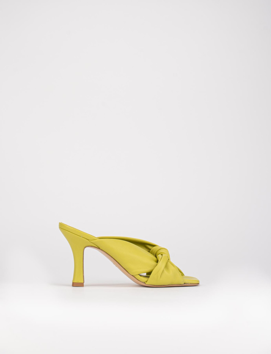 Slippers heel 8 cm yellow leather
