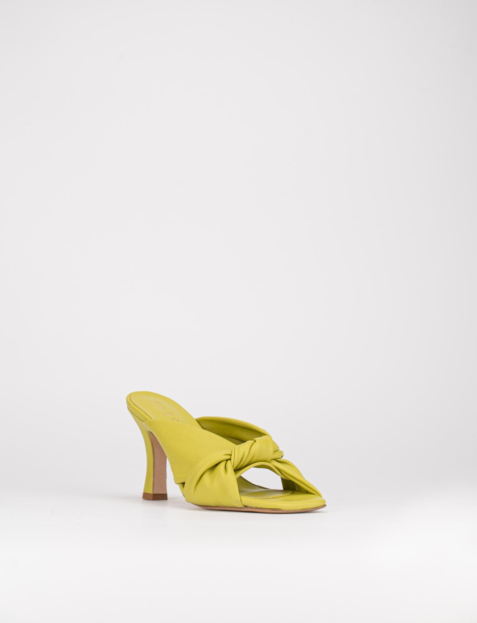 Slippers heel 8 cm yellow leather