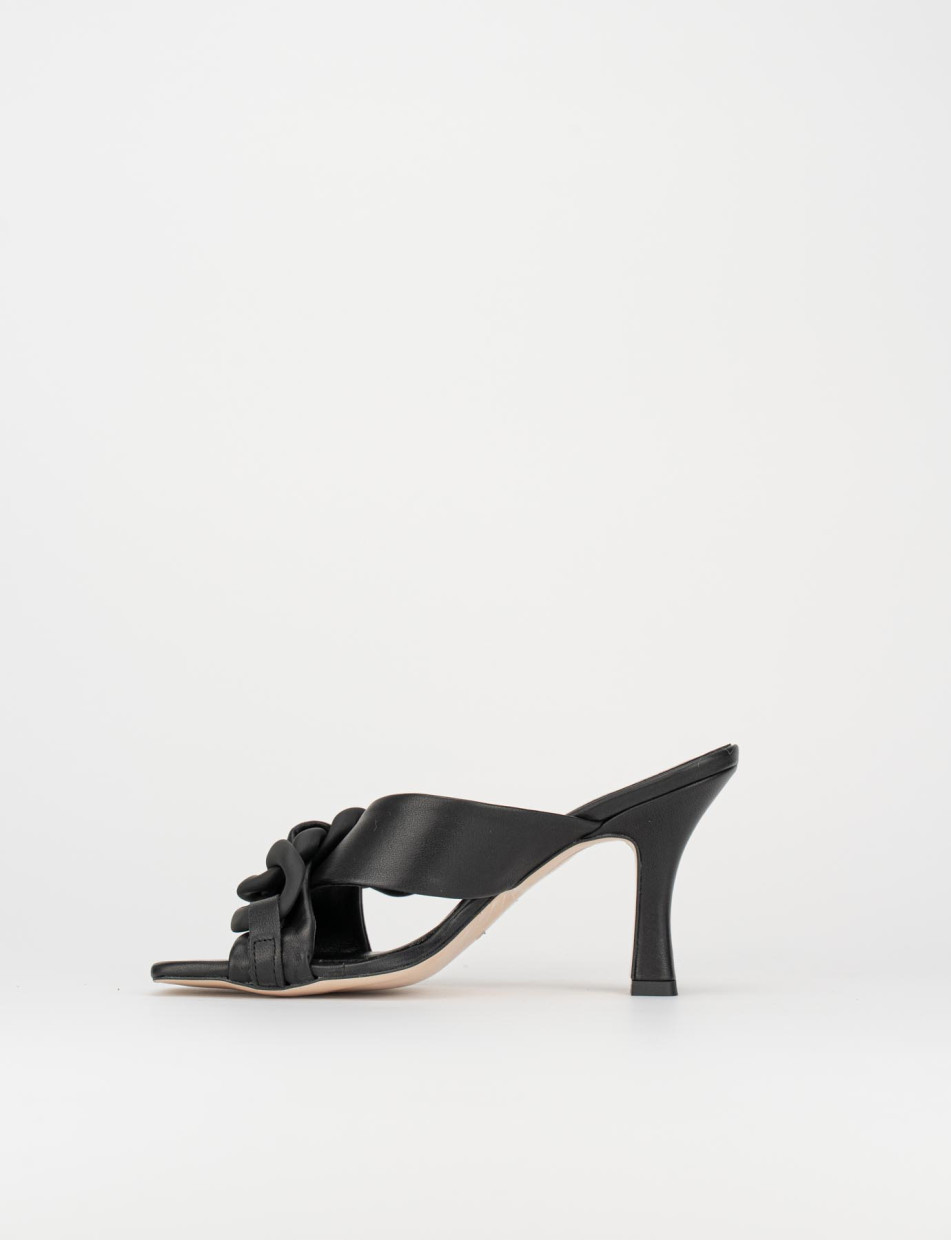 Slippers heel 8 cm black leather