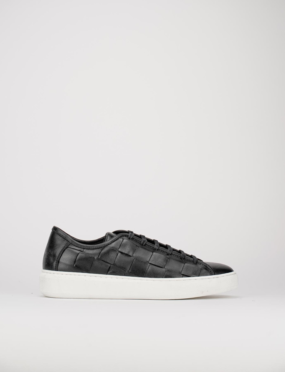 Sneakers black leather