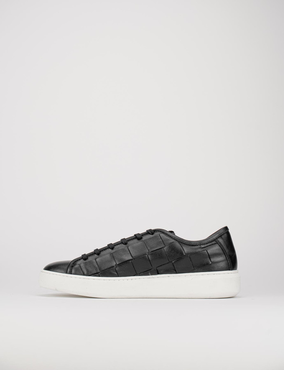 Sneakers black leather