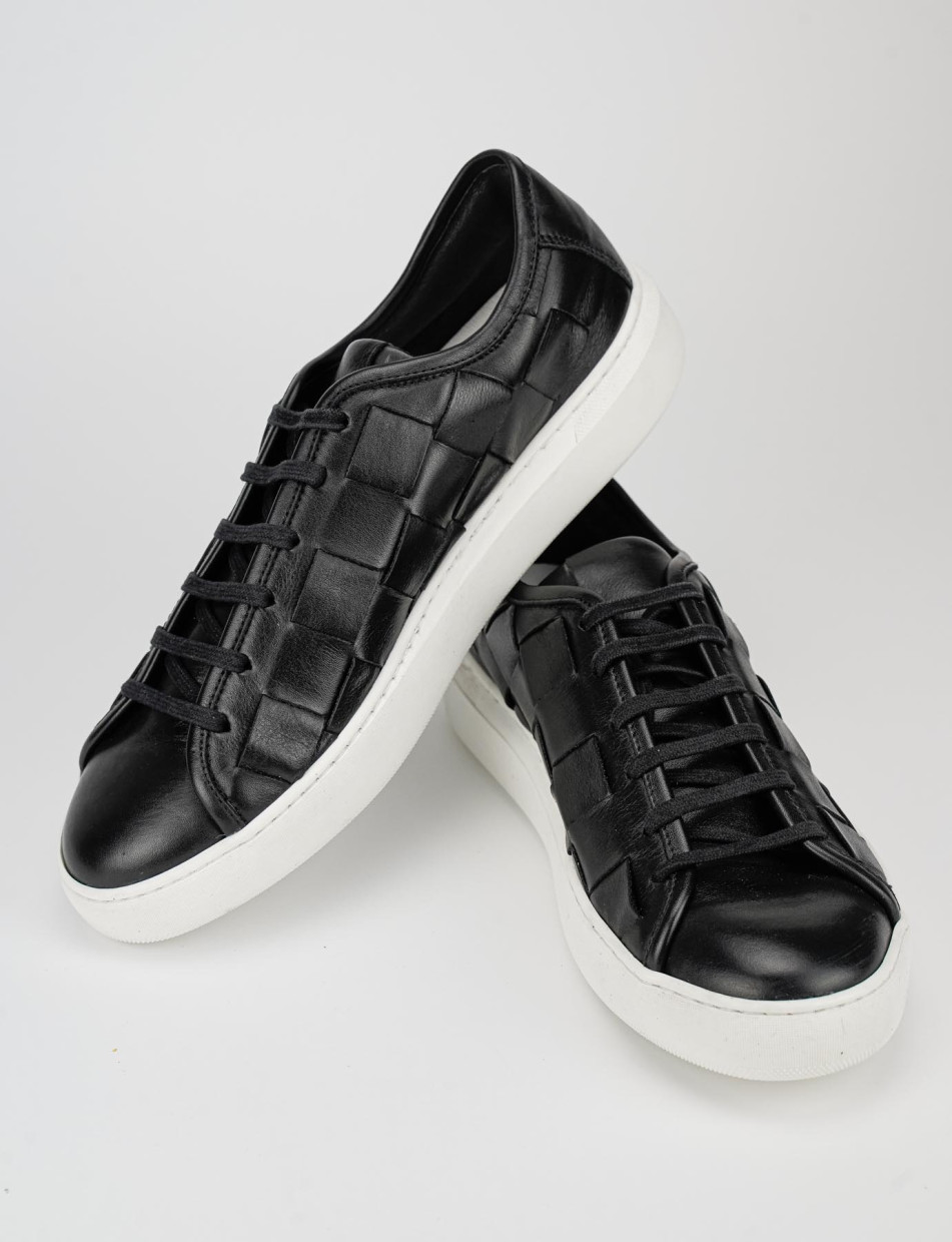 Sneakers black leather