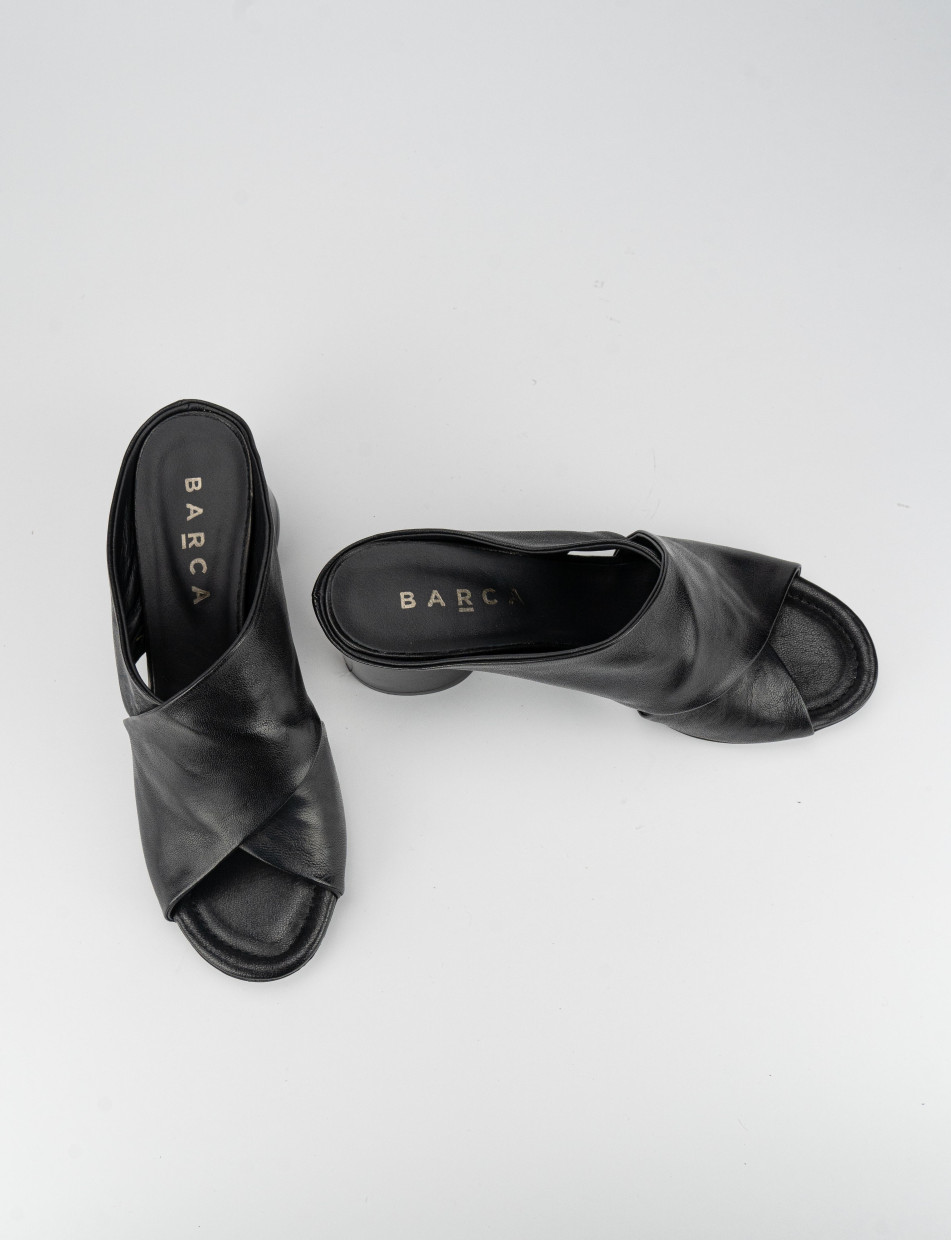 Slippers heel 5 cm black leather