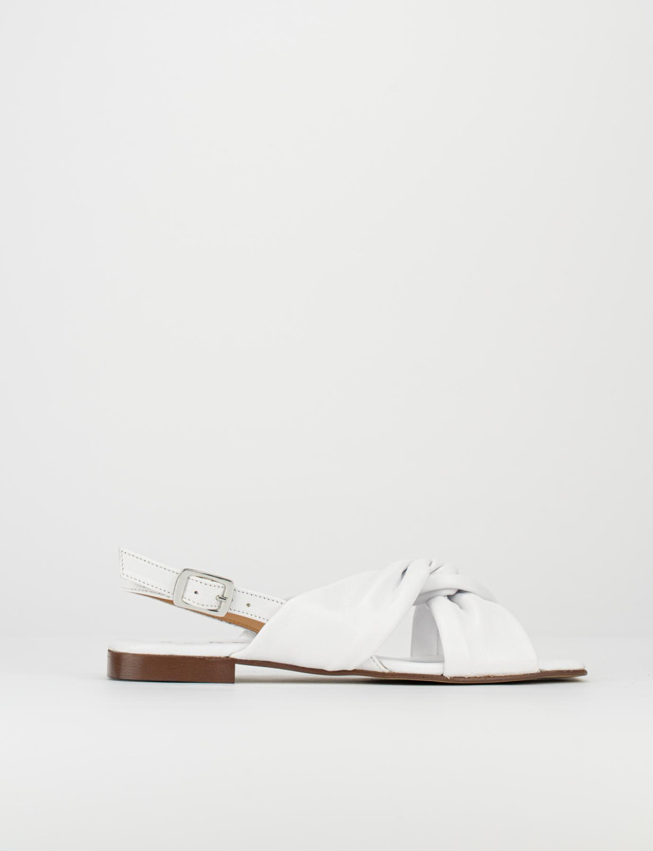 Low heel sandals heel 1 cm white leather