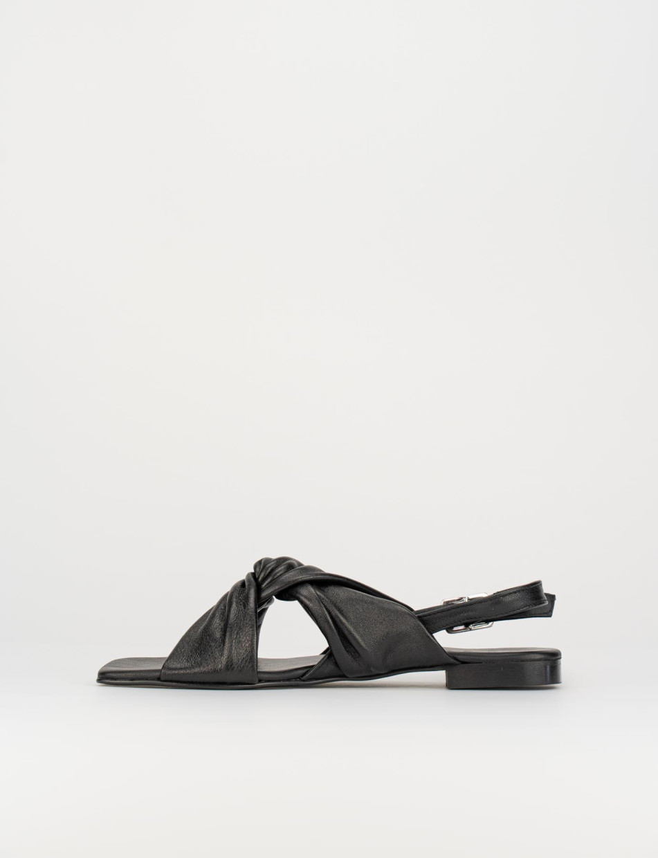 Low heel sandals heel 1 cm black leather