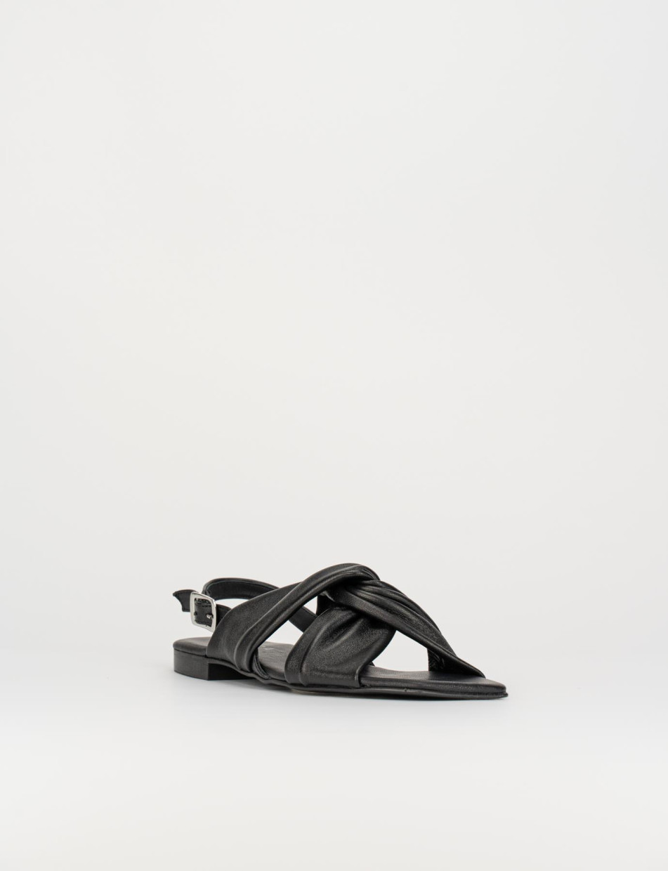 Low heel sandals heel 1 cm black leather