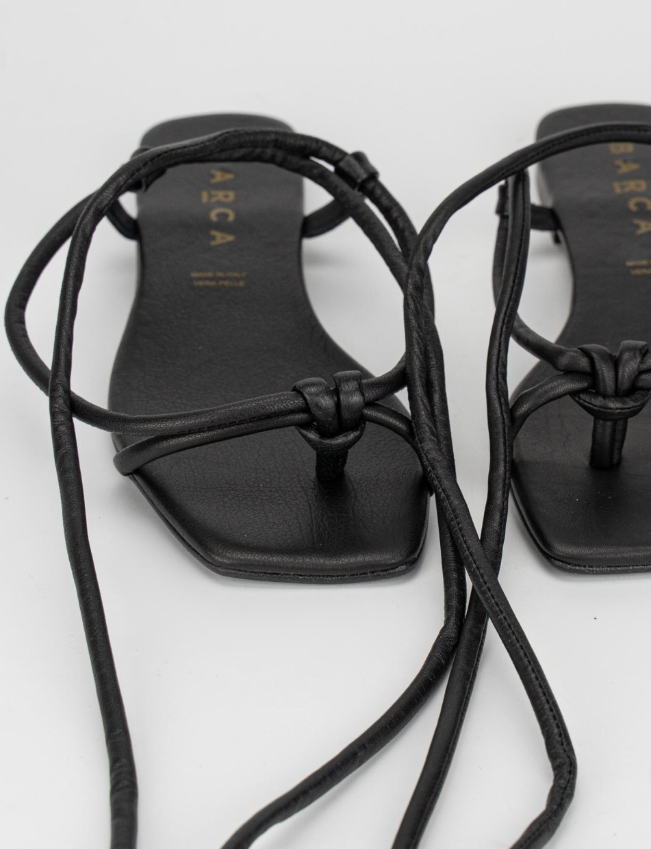 Flip flops heel 1 cm black leather