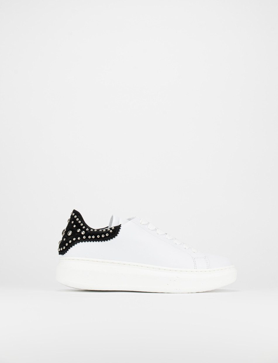 Sneakers white leather