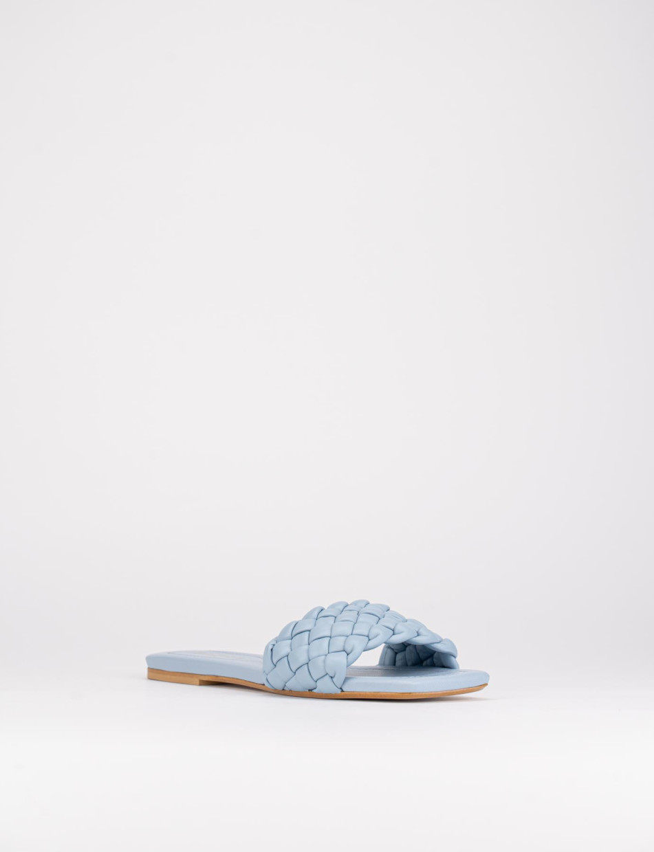 Slippers heel 1 cm light blue leather