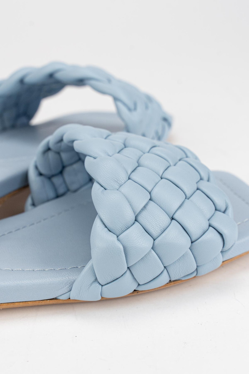 Slippers heel 1 cm light blue leather