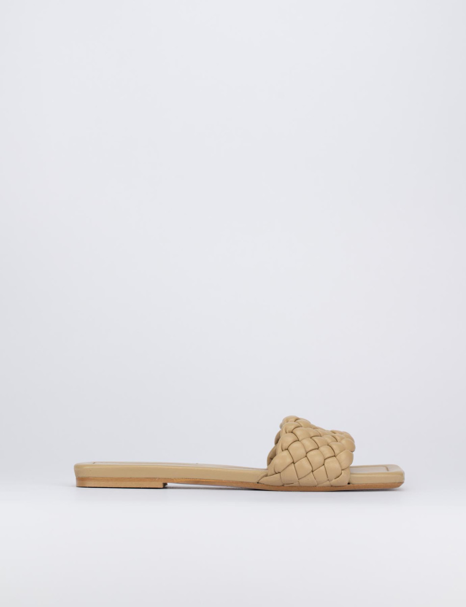 Slippers heel 1 cm beige leather