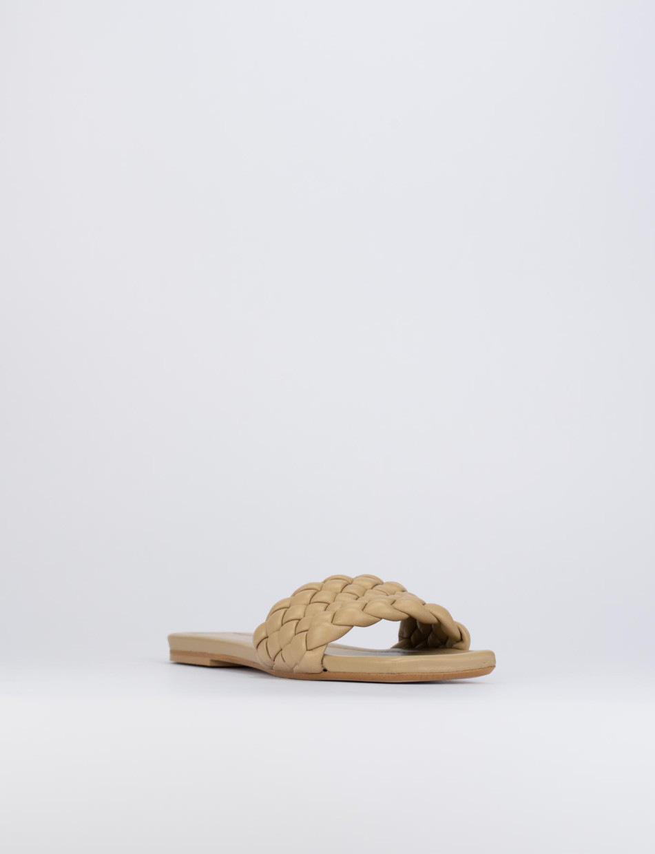 Slippers heel 1 cm beige leather