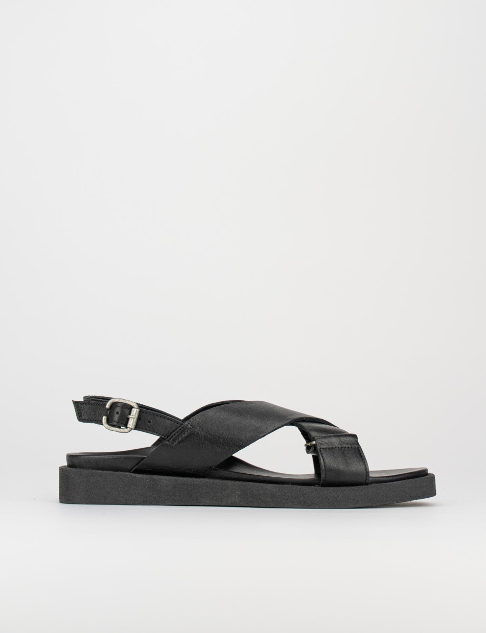 Low heel sandals heel 1 cm black leather