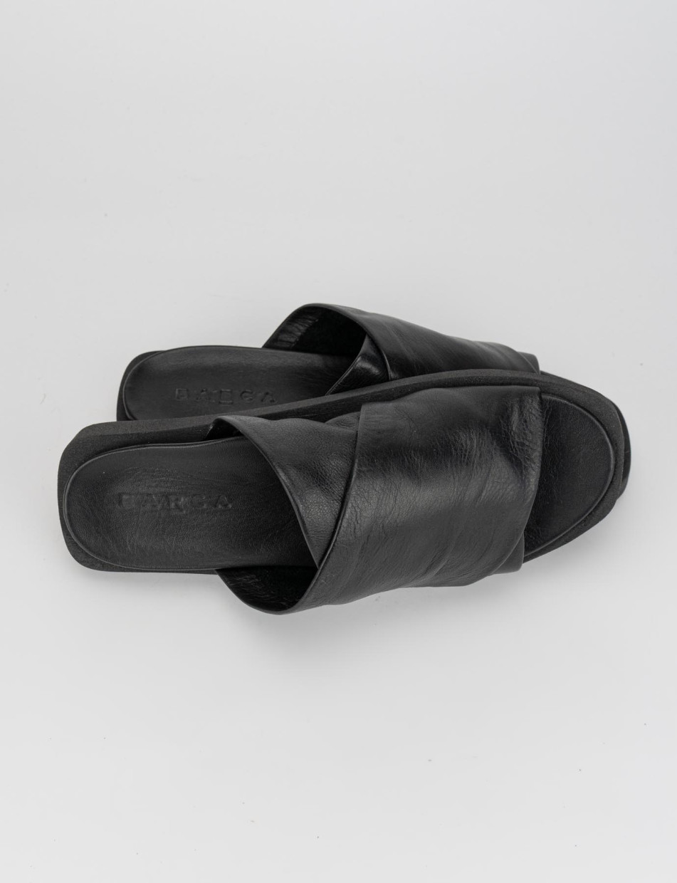 Slippers heel 1 cm black leather