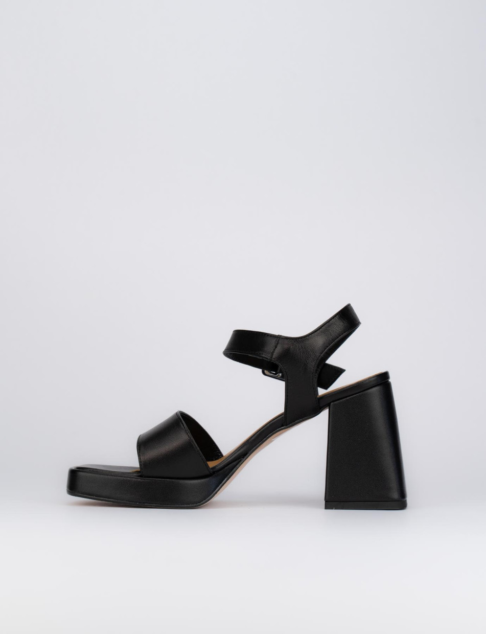Sandalo tacco 9 cm nero pelle