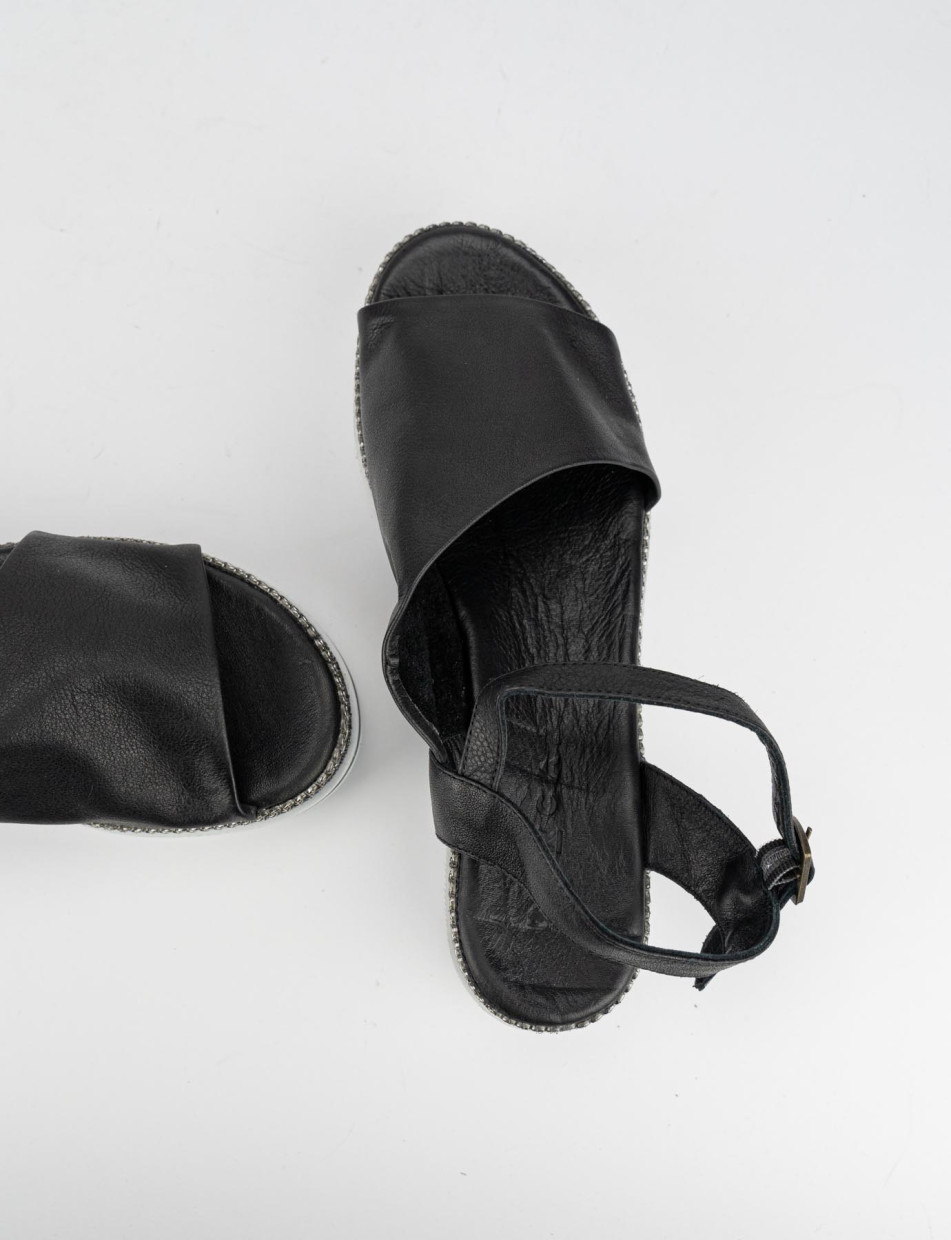 Sandalo zeppa 3 cm nero pelle