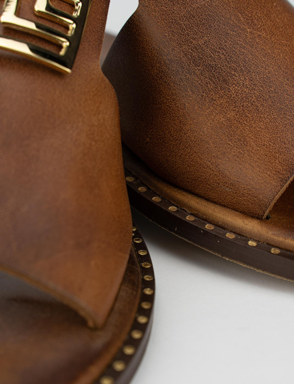 Slippers heel 1 cm dark brown leather