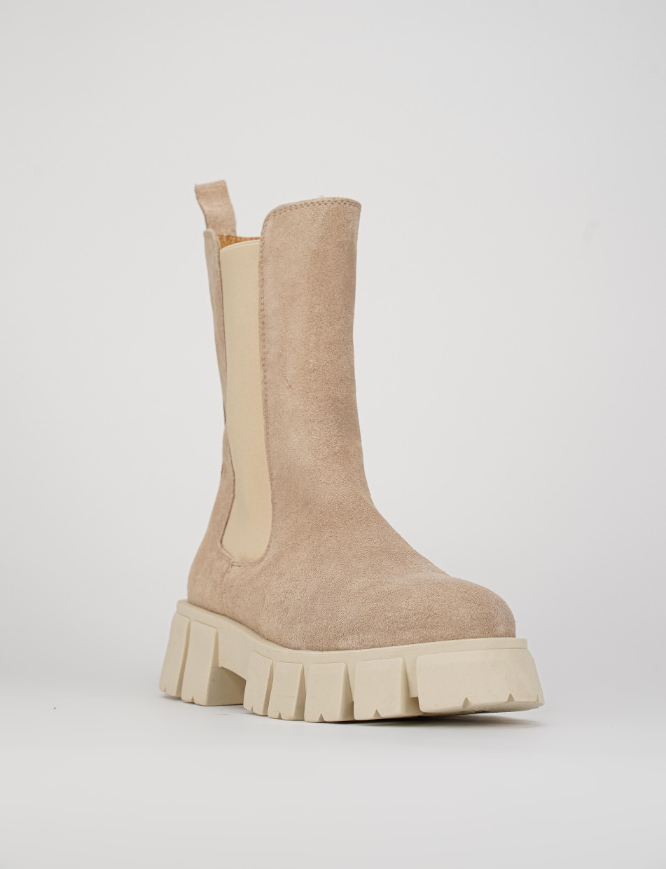 Low heel ankle boots heel 1 cm beige chamois