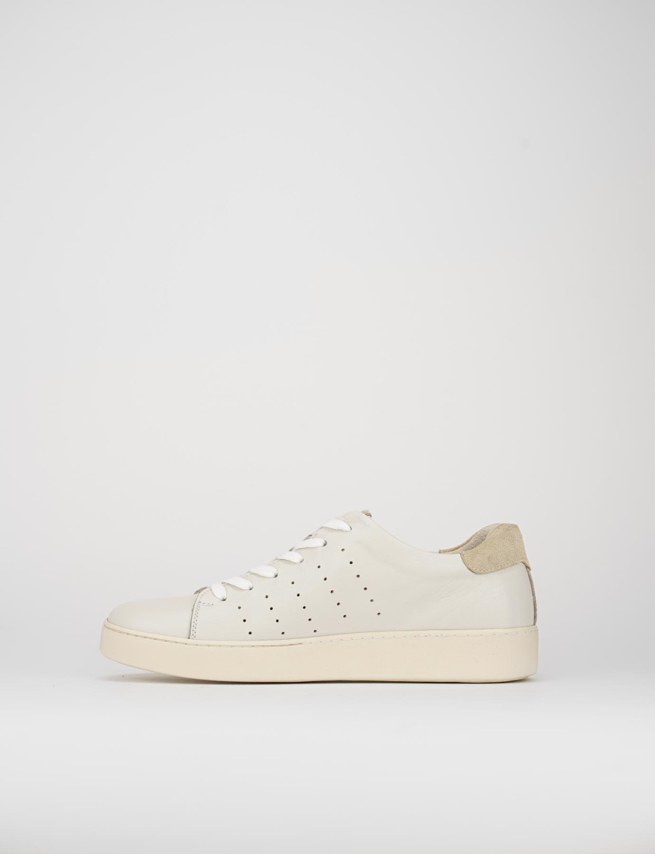 Sneakers white leather