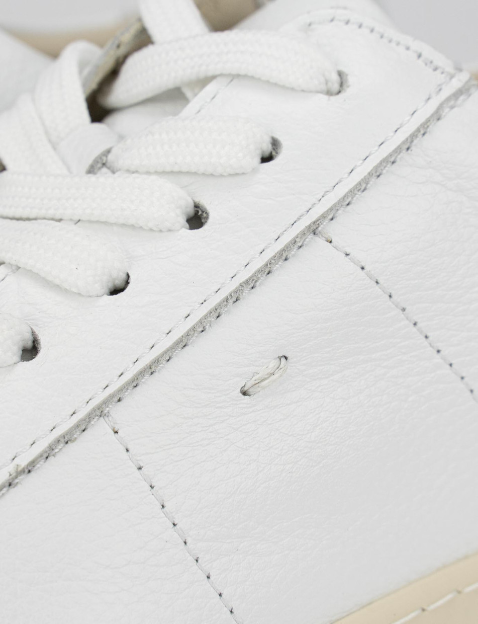 Sneakers white leather