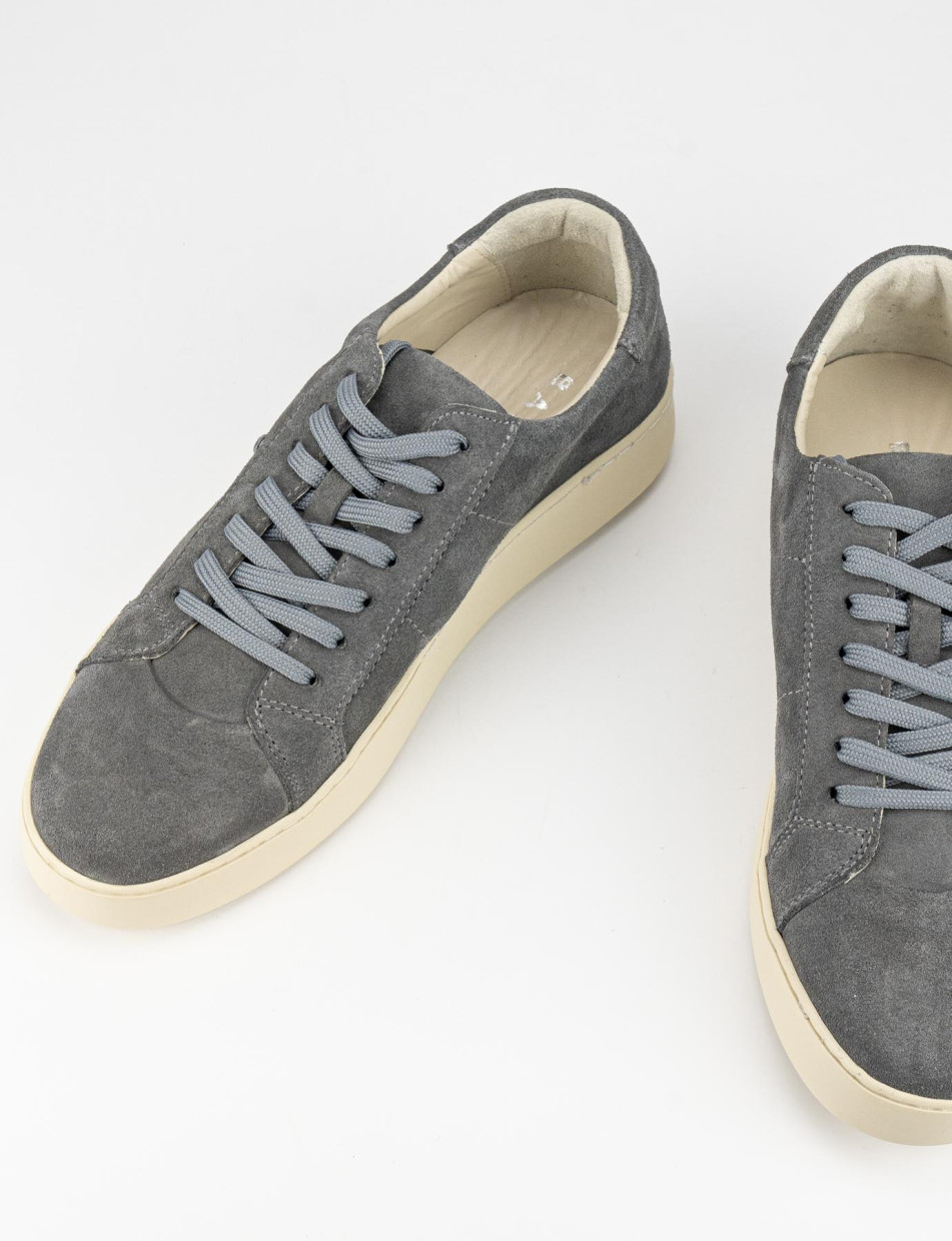 Sneakers grey chamois