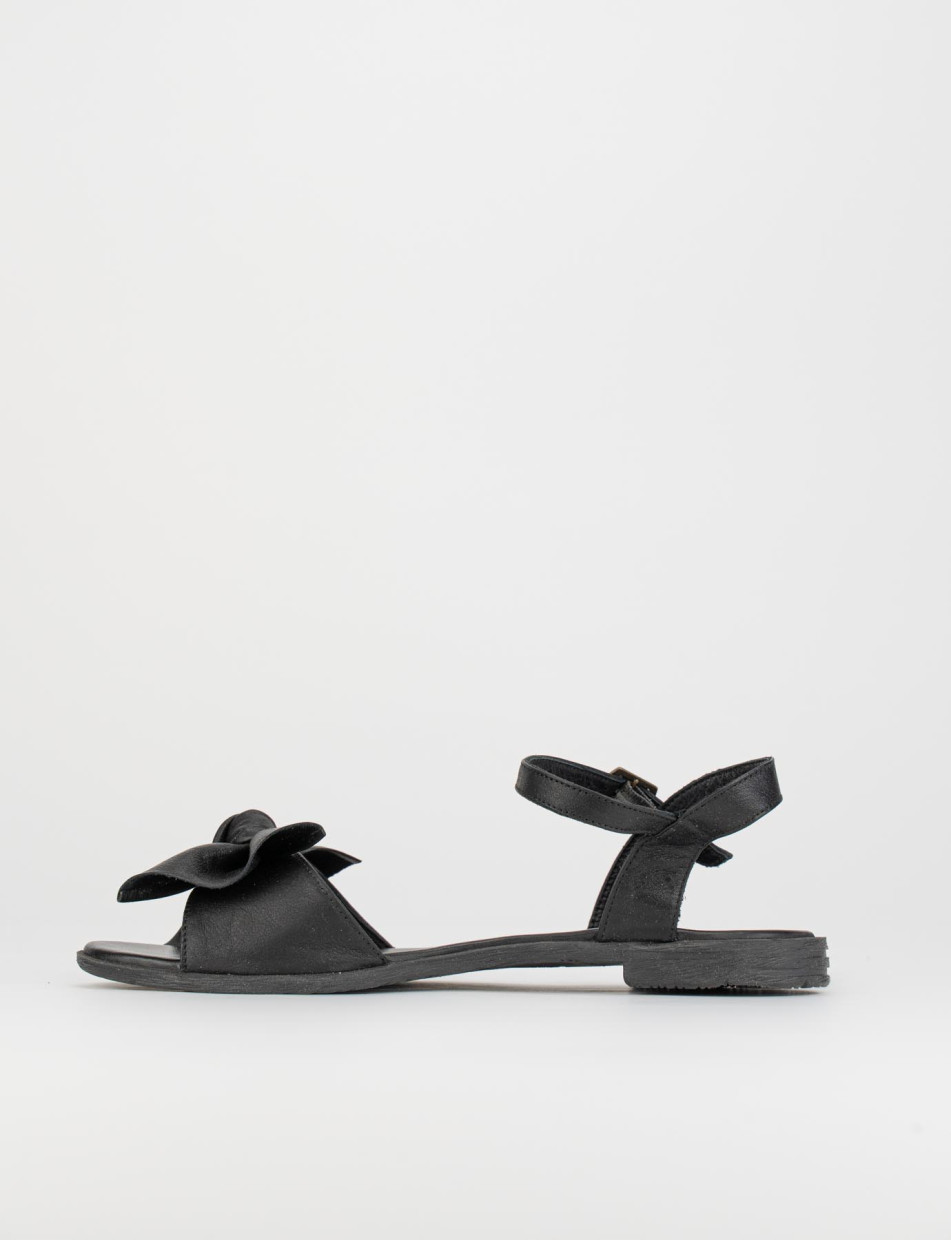 Low heel sandals heel 1 cm black leather