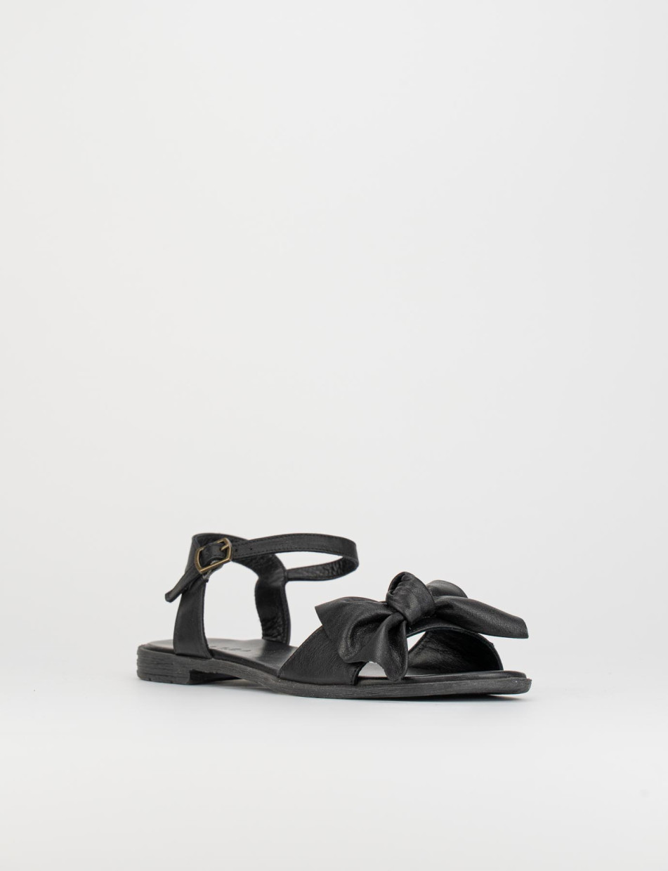 Low heel sandals heel 1 cm black leather