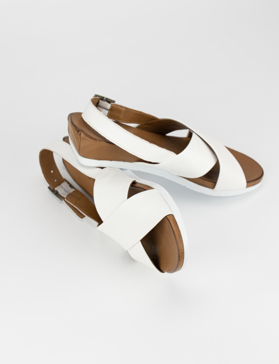 Wedge heels heel 3 cm white leather